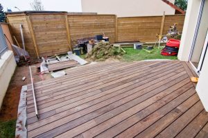 Préparation pose terrasse bois